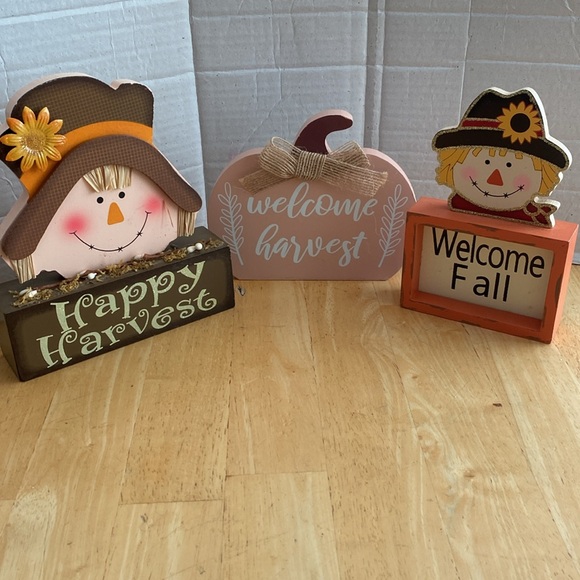 Harvest decor set 3 wooden fall decorations. Pumpkin & scarecrows. Halloween NWT - Picture 2 of 8